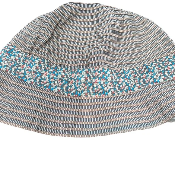 Grevi bucket hat. Made in Italy. 
Vintage and Vacation Ready!! - Picture 2 of 6